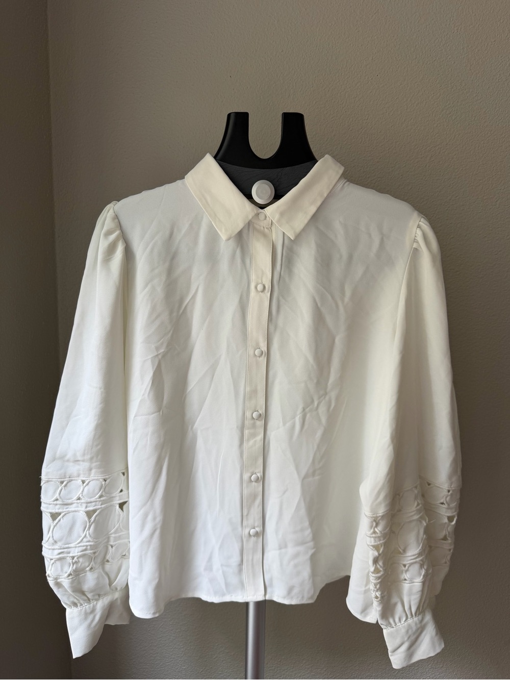 Vince Camuto White Button-Front Blouse with Puff Sleeves